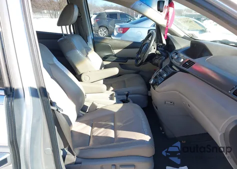 2012 Honda Odyssey Touring/Touring Elite z USA, uszkodzony, nr VIN 5FNRL5H99CB004570